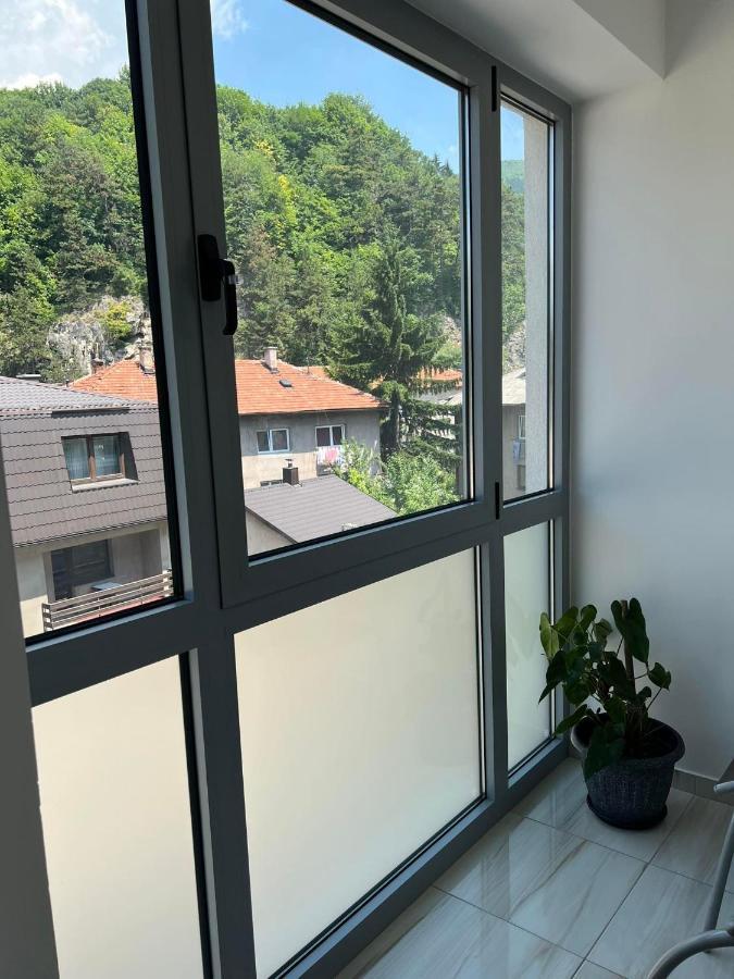 Apartment Yesa トラヴニク エクステリア 写真