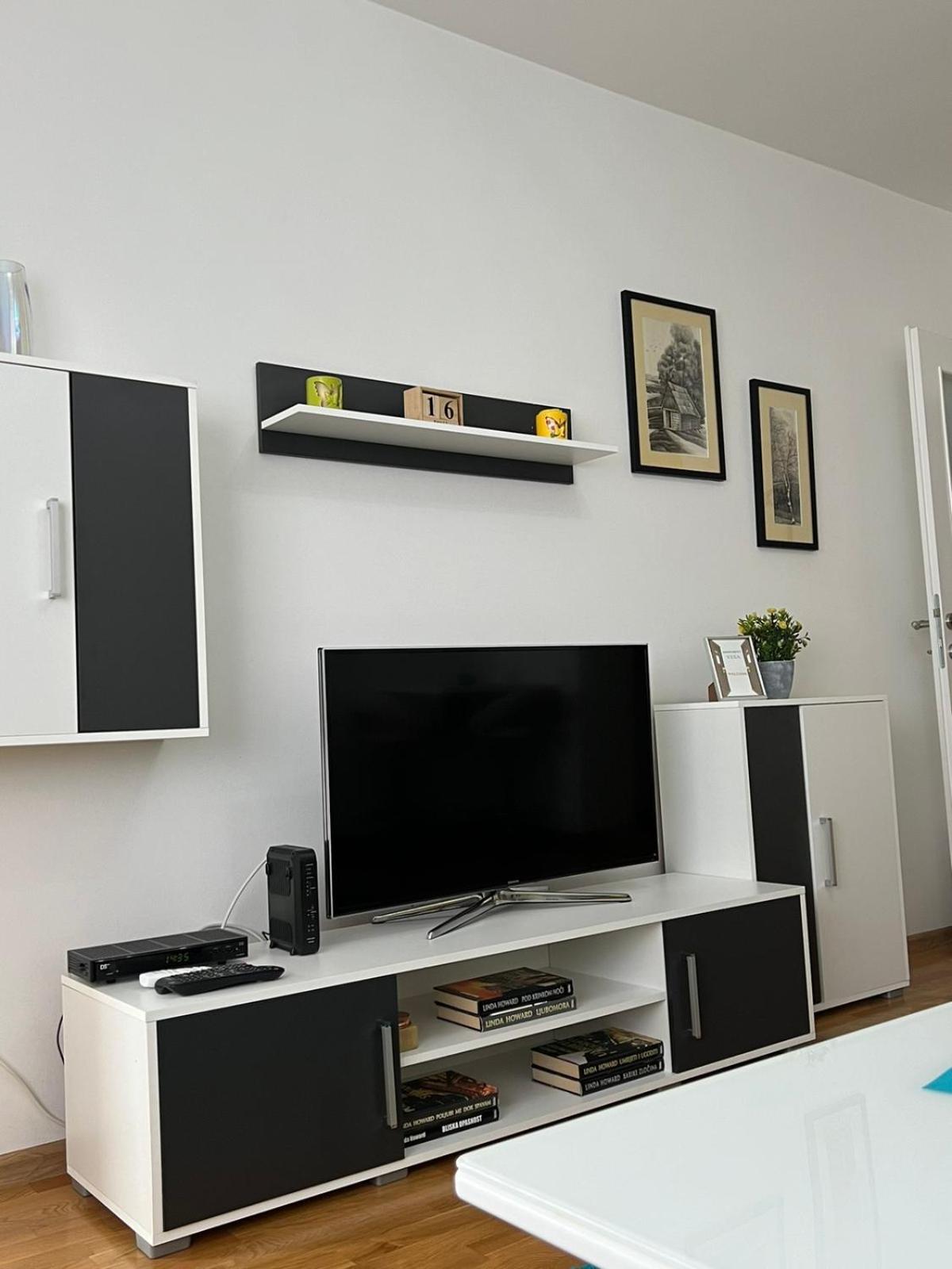 Apartment Yesa トラヴニク エクステリア 写真