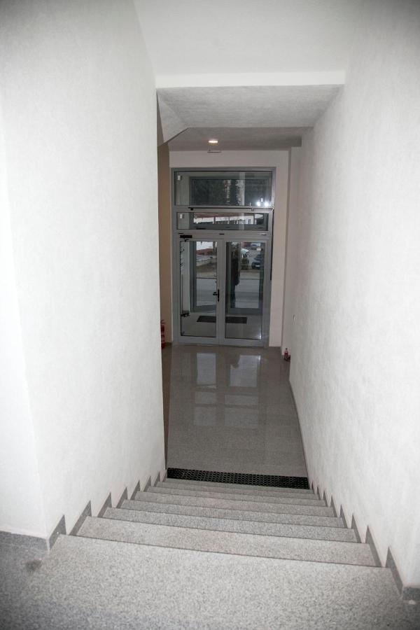 Apartment Yesa トラヴニク エクステリア 写真